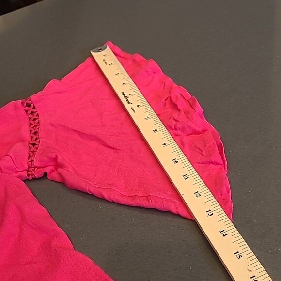 Davi & Dani sz S berry pink top with lace neckline and bishop sleeves - Picture 7 of 11